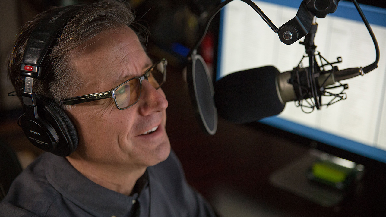 Pastor Mike Fabarez on a Radio Broadcasts